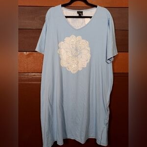 NWOT Ulla Popken 24/26 Gorgeous blue/ White Flower Short Sleeve nightshirt